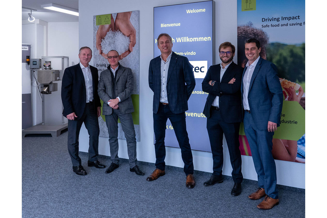 Joachim Schulz, CEO of Sesotec (pictured left) and Johannes von Stein, Vice President of Sales, Food (pictured right) greet their new Italian colleagues: Ulf Stöckelmann, Country Sales Manager Plast (second from left); Paolo Mauri, Country Manager (center